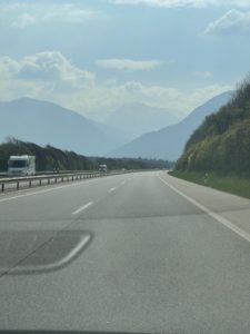 Svizzera: segnali stradali conformi allo standard internazionale